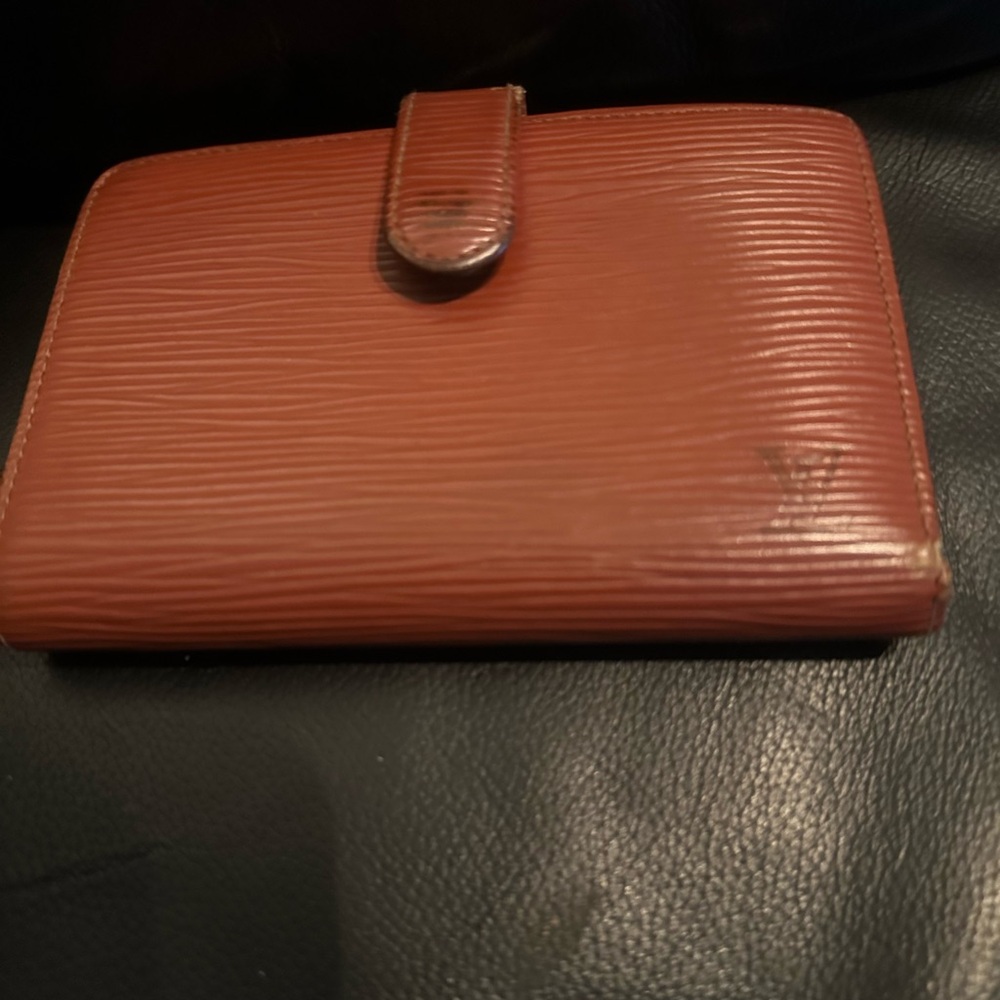 LV EPI kiss lock preloved brown wallet good condition see photos - Picture 3 of 10